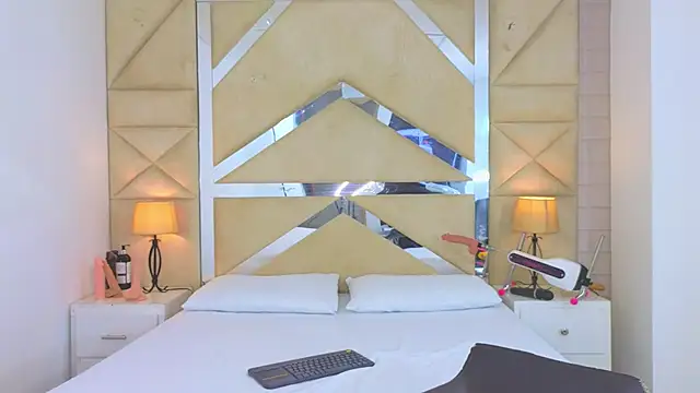 Tiphani walker  online show from 12.13.25