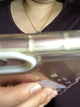 Snapshot of Julibeng chatting on 12.12.24 Julibeng online show from 12.12.24