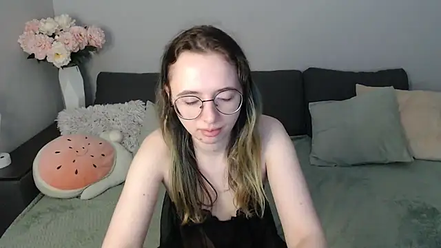 Mini Diva online show from 11.01.25