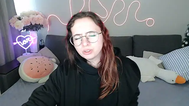 Mini Diva online show from 04.25.26