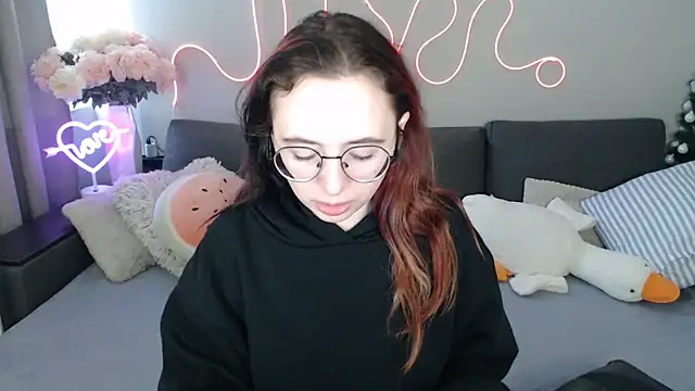 Mini Diva online show from 04.27.26