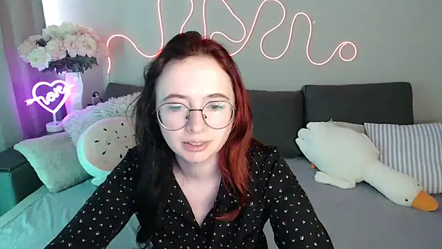 Mini Diva online show from 06.20.26