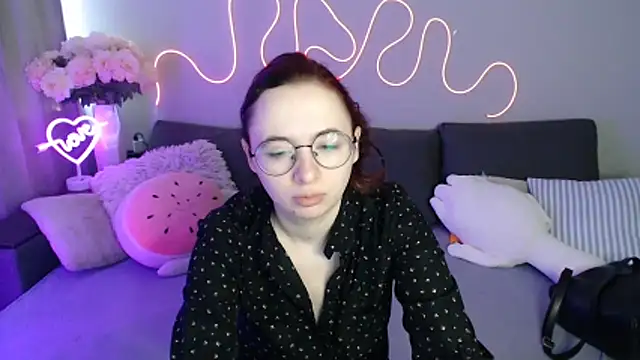 Mini Diva online show from 06.21.26