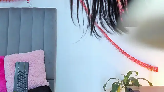 Snapshot of bathory_vamps chatting on 02.15.25 bathory vamps online show from 02.15.25