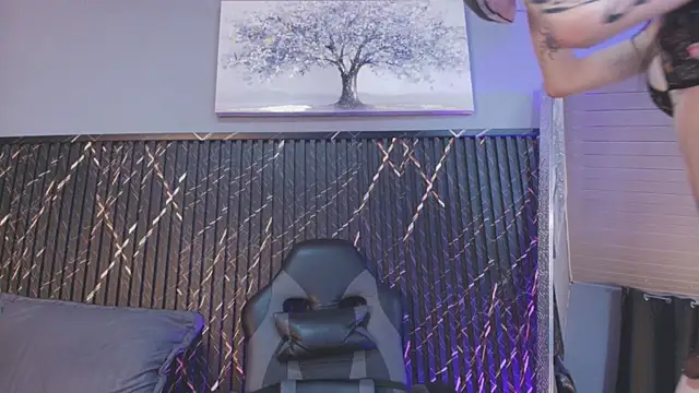 Snapshot of bathory_vamps chatting on 10.15.25 bathory vamps online show from 10.15.25