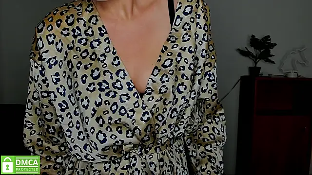 Snapshot of annakillianox chatting on 10.11.25 annakillianox online show from 10.11.25