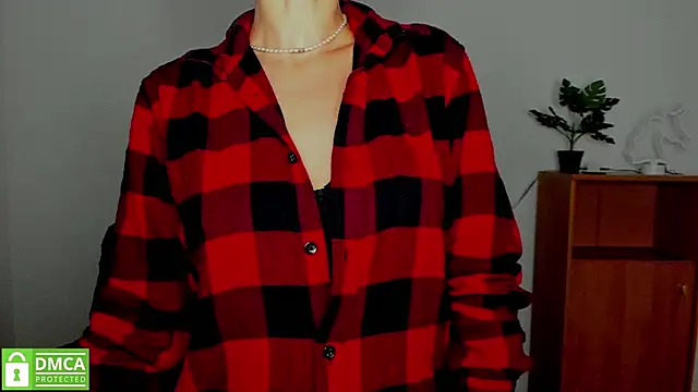 Snapshot of annakillianox chatting on 10.12.25 annakillianox online show from 10.12.25