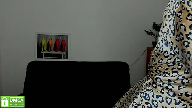 Snapshot of annakillianox chatting on 10.18.25 annakillianox online show from 10.18.25