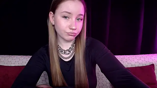 Snapshot of SindiWatsoon chatting on 01.22.25 SindiWatsoon online show from 01.22.25