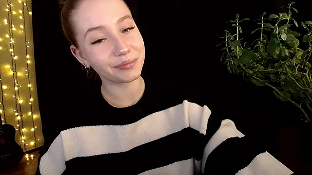 Snapshot of SindiWatsoon chatting on 10.01.25 SindiWatsoon online show from 10.01.25