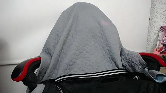 luly pink online show from 11.12.25