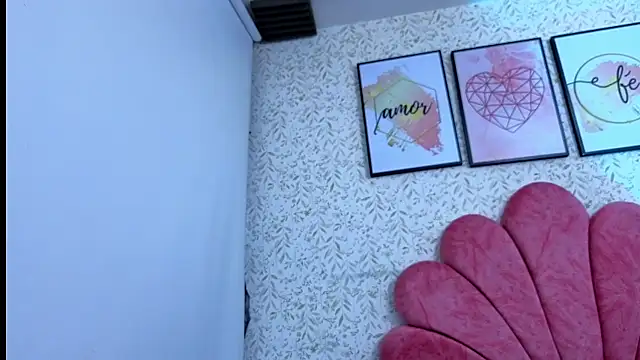 luly pink online show from 08.05.26