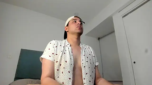 Latin boy surprisee online show from 07.03.26