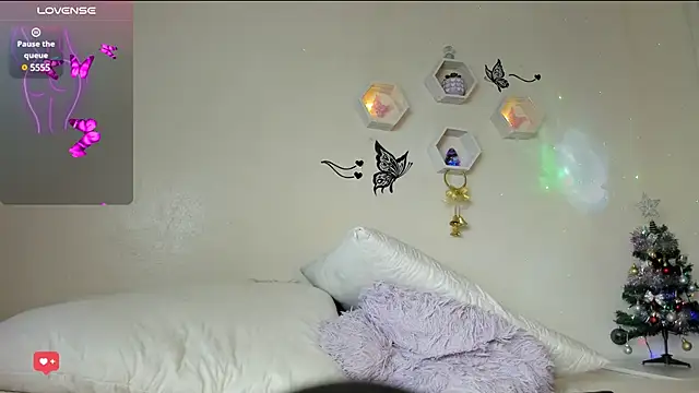 christal cutee online show from 12.15.24