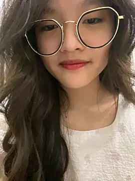 Krixxi22 online show from 12.10.24