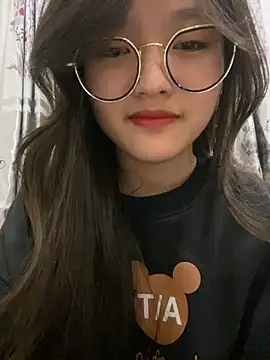 Snapshot of Krixxi22 chatting on 01.01.25 Krixxi22 online show from 01.01.25