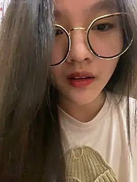 Krixxi22 online show from 02.13.25