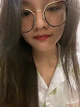 Snapshot of Krixxi22 chatting on 03.10.25 Krixxi22 online show from 03.10.25