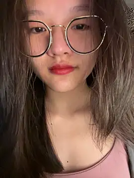 Snapshot of Krixxi22 chatting on 09.11.25 Krixxi22 online show from 09.11.25