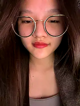 Snapshot of Krixxi22 chatting on 09.18.25 Krixxi22 online show from 09.18.25