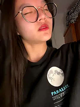 Krixxi22 online show from 09.24.25