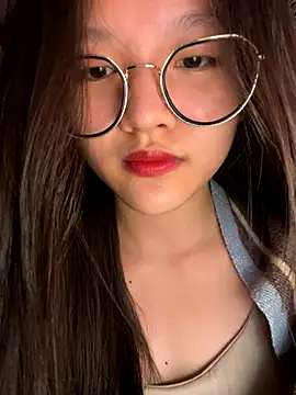 Snapshot of Krixxi22 chatting on 10.01.25 Krixxi22 online show from 10.01.25