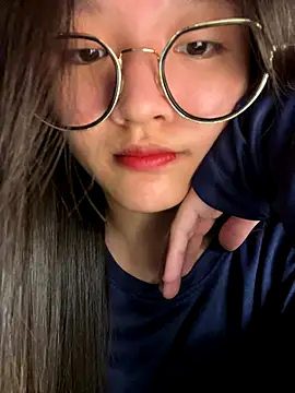 Snapshot of Krixxi22 chatting on 11.27.25 Krixxi22 online show from 11.27.25