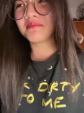 Snapshot of Krixxi22 chatting on 12.01.25 Krixxi22 online show from 12.01.25