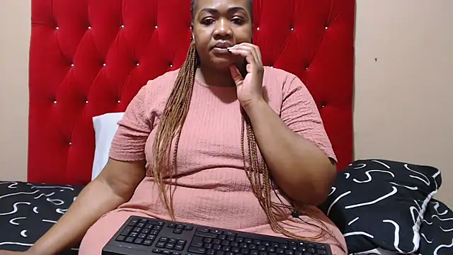 Snapshot of MIGHTYASSS chatting on 11.14.25 MIGHTYASSS online show from 11.14.25