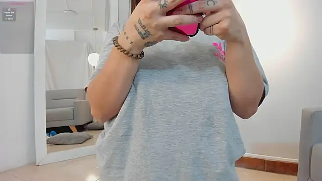 MiaSalaz online show from 10.23.25
