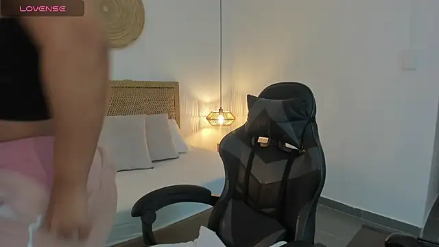 zoe danae  online show from 05.23.26