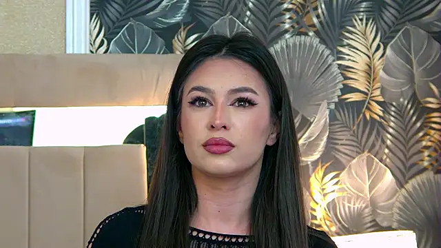 Snapshot of reyabaines chatting on 02.11.25 reyabaines online show from 02.11.25