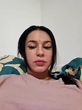 Snapshot of reyabaines chatting on 10.28.25 reyabaines online show from 10.28.25