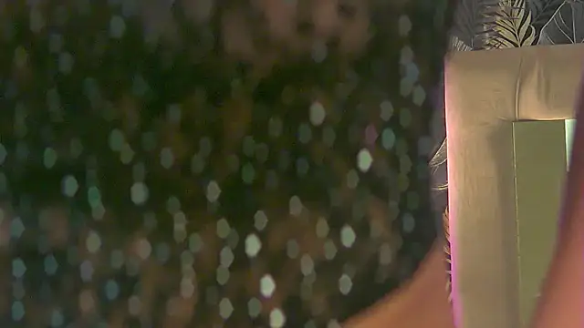 Snapshot of reyabaines chatting on 02.06.26 reyabaines online show from 02.06.26