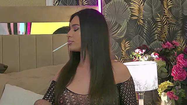 Snapshot of reyabaines chatting on 02.18.26 reyabaines online show from 02.18.26