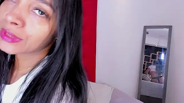 Snapshot of Daliana_Beck chatting on 10.23.25 Daliana Beck online show from 10.23.25