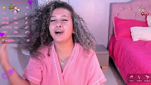 Kenia tompson01 online show from 01.28.25