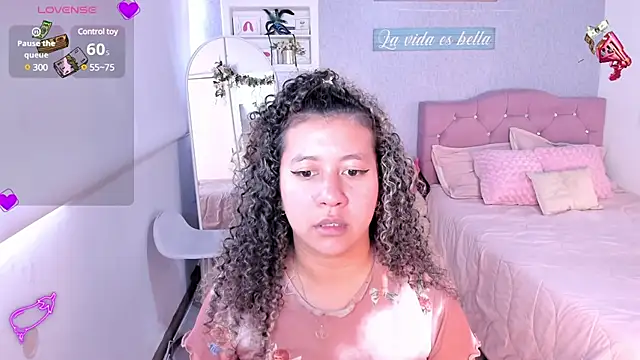 Kenia tompson01 online show from 02.28.25