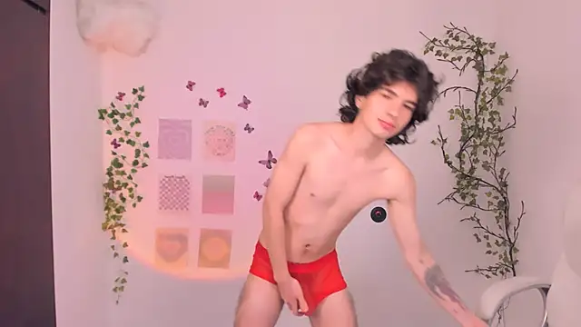 Snapshot of Angelo_duarte chatting on 10.02.25 Angelo duarte online show from 10.02.25