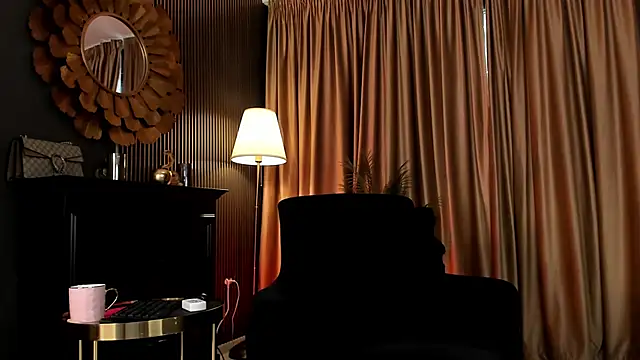 LovingBlondie online show from 06.07.26