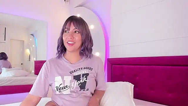 Snapshot of AliceHanz chatting on 12.27.24 AliceHanz online show from 12.27.24