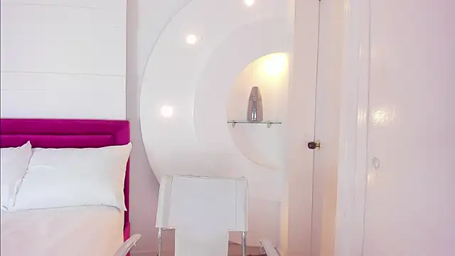 Snapshot of AliceHanz chatting on 01.08.25 AliceHanz online show from 01.08.25