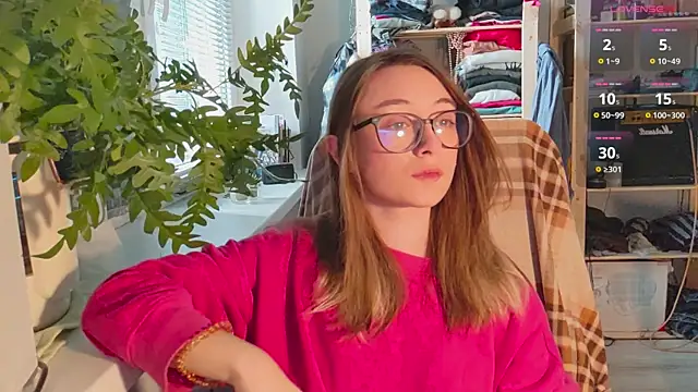 Snapshot of monlight__dana chatting on 02.18.25 monlight  dana online show from 02.18.25