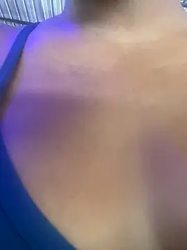 Snapshot of Berry_Bans chatting on 09.19.25 Berry Bans online show from 09.19.25