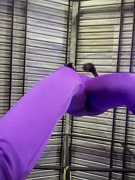 Snapshot of Berry_Bans chatting on 09.23.25 Berry Bans online show from 09.23.25