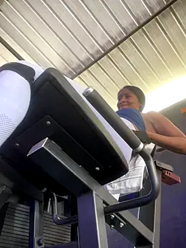 Snapshot of Berry_Bans chatting on 11.21.25 Berry Bans online show from 11.21.25