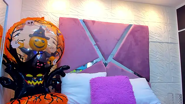 Charlotte Ice1 online show from 10.11.25