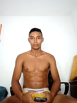 Snapshot of Demiansteven2 chatting on 10.01.25 Demiansteven2 online show from 10.01.25