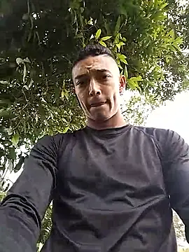 Snapshot of Demiansteven2 chatting on 10.11.25 Demiansteven2 online show from 10.11.25