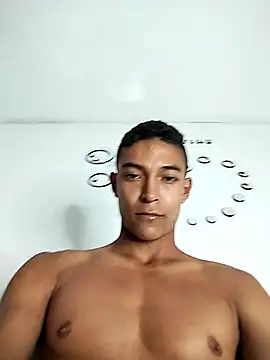 Snapshot of Demiansteven2 chatting on 11.04.25 Demiansteven2 online show from 11.04.25